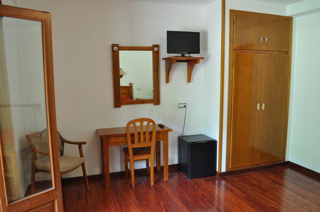 Hotel Latre Broto Zimmer foto